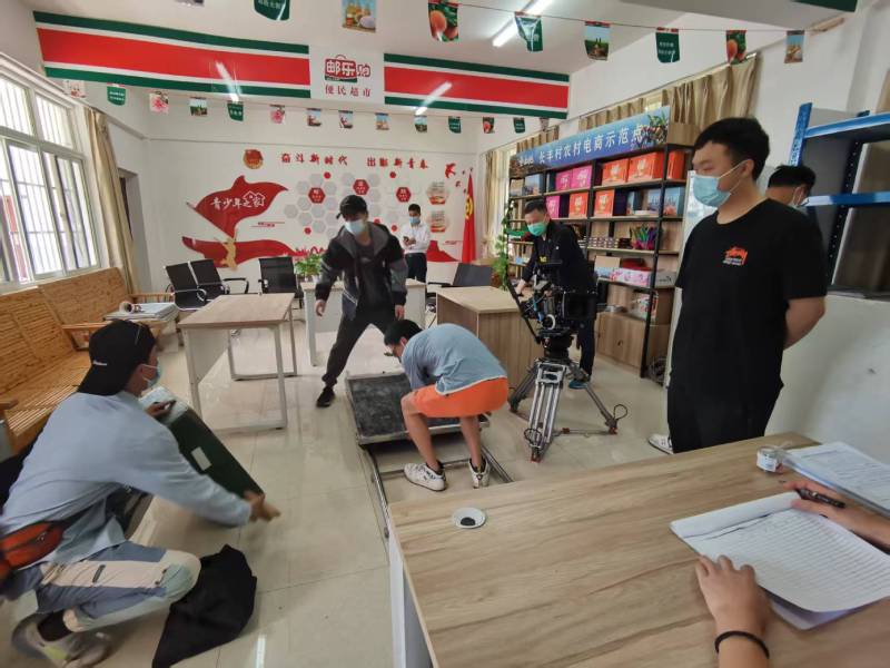 西塞山区广告片拍摄公司：极简主义践行者，少即是多的视觉哲学